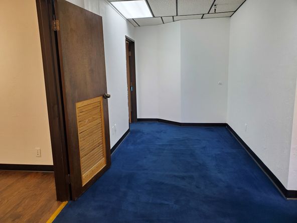 FUNCTIONAL OFFICE. GREAT LAY-OUT. 20 to 50 cents less then comparable buildings.